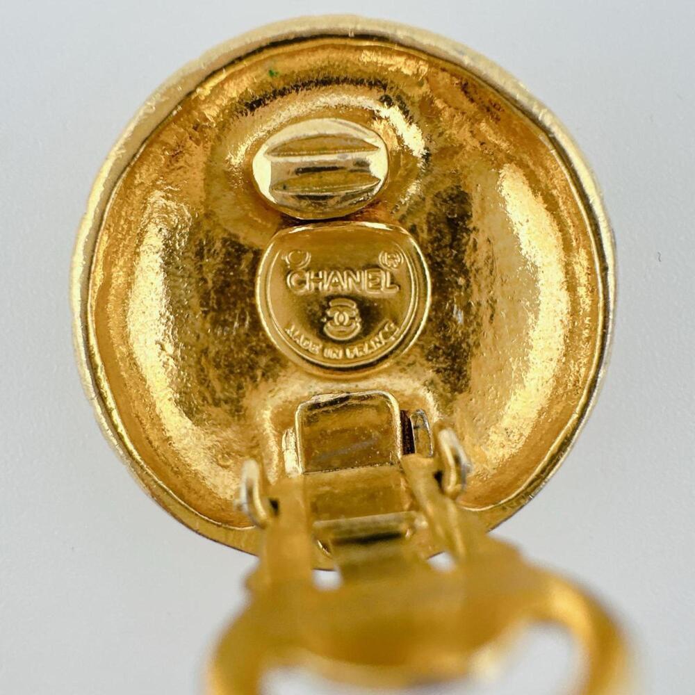 CHANEL Authentic Vintage Gold Earrings - Picture 6 of 6